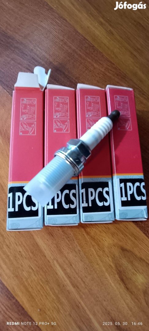 Gyújtógyertya 4db iridium BKR6Eix eladó