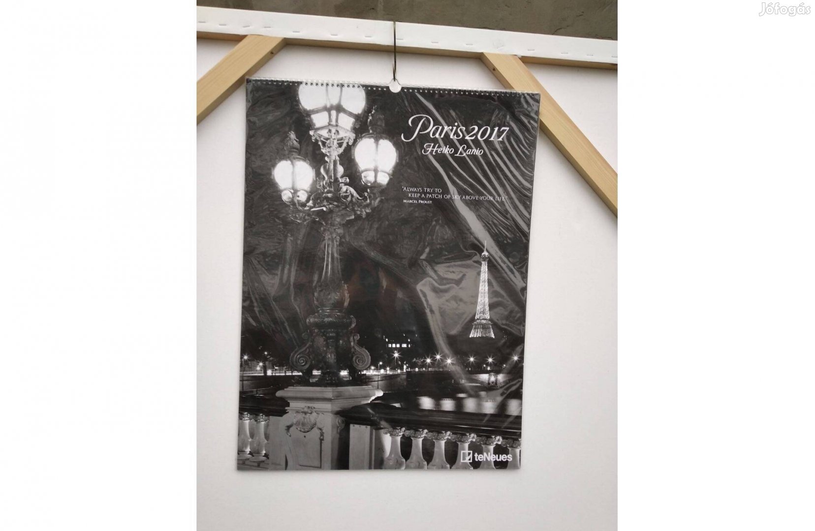 Gyűjtők figyelmébe! 2017-es Párizs épületei falinaptár