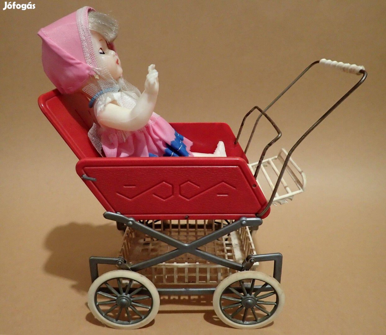Gyűjtőknek! Retró vintage műanyag játék babakocsi + alvós kaucsuk baba