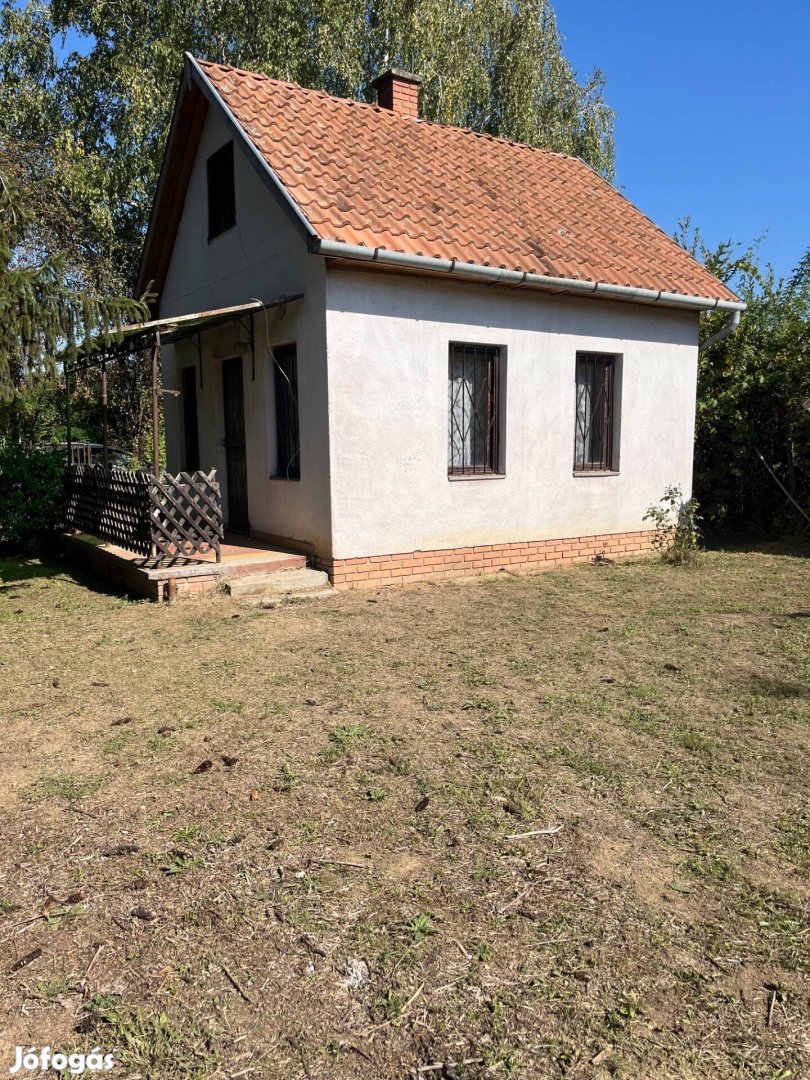 Gyula Szanazugi nyaraló eladó