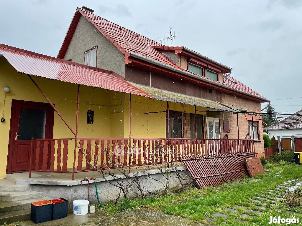 Gyulai 155 nm-es ház eladó