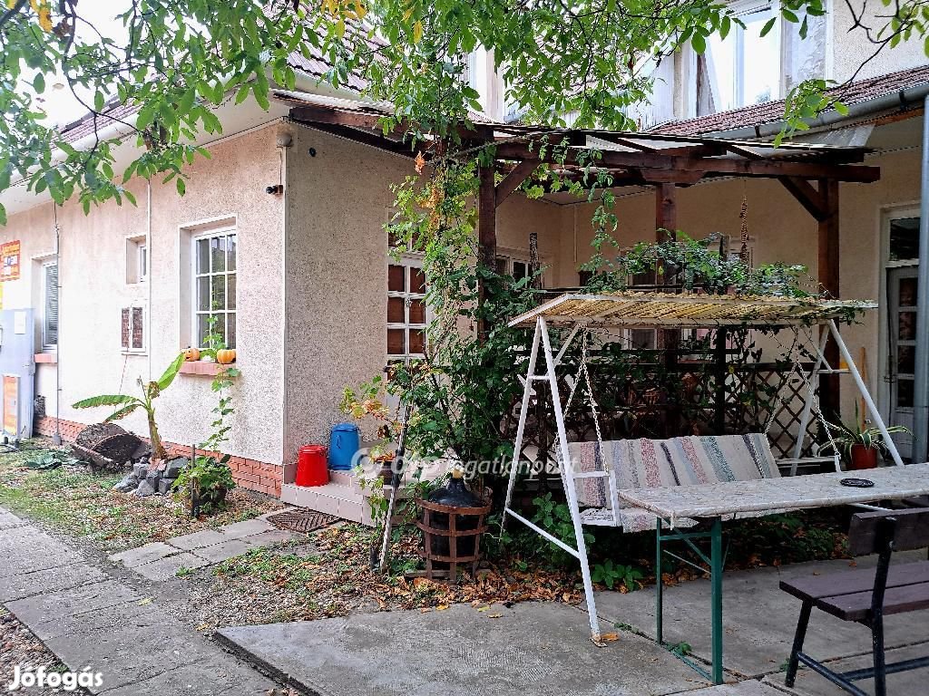 Gyulai 226 nm-es ház eladó