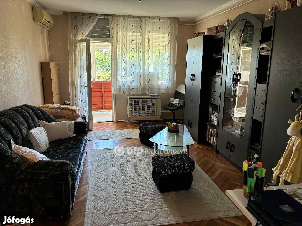 Gyulai 59 nm-es lakás eladó