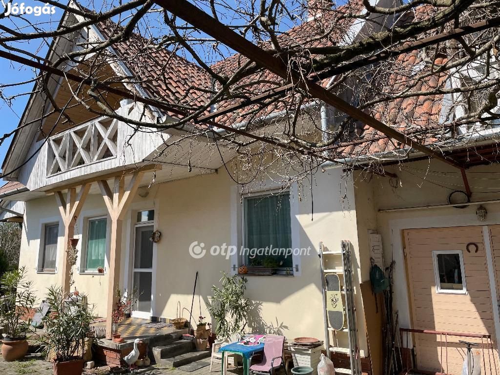 Gyulai eladó 260 nm-es ház
