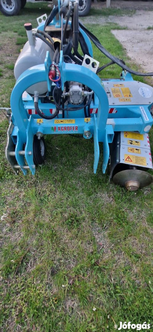 Gyümölcs szőlő soraljművelő tőkealjművelő hydromotoros pálcás 