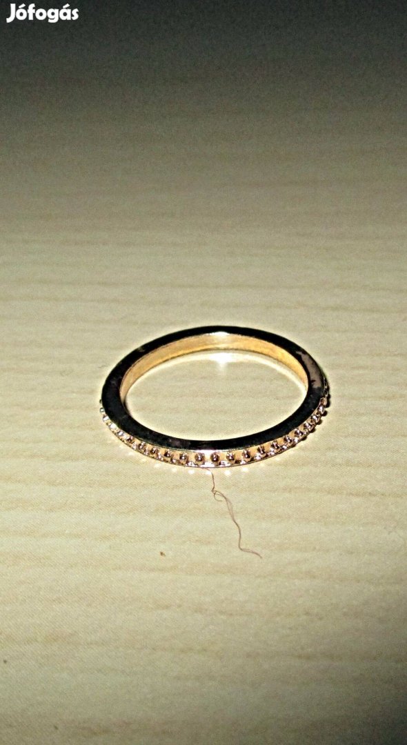 Gyűrű ékszer bizsu gyűrű aranyszínű tüskés mintás