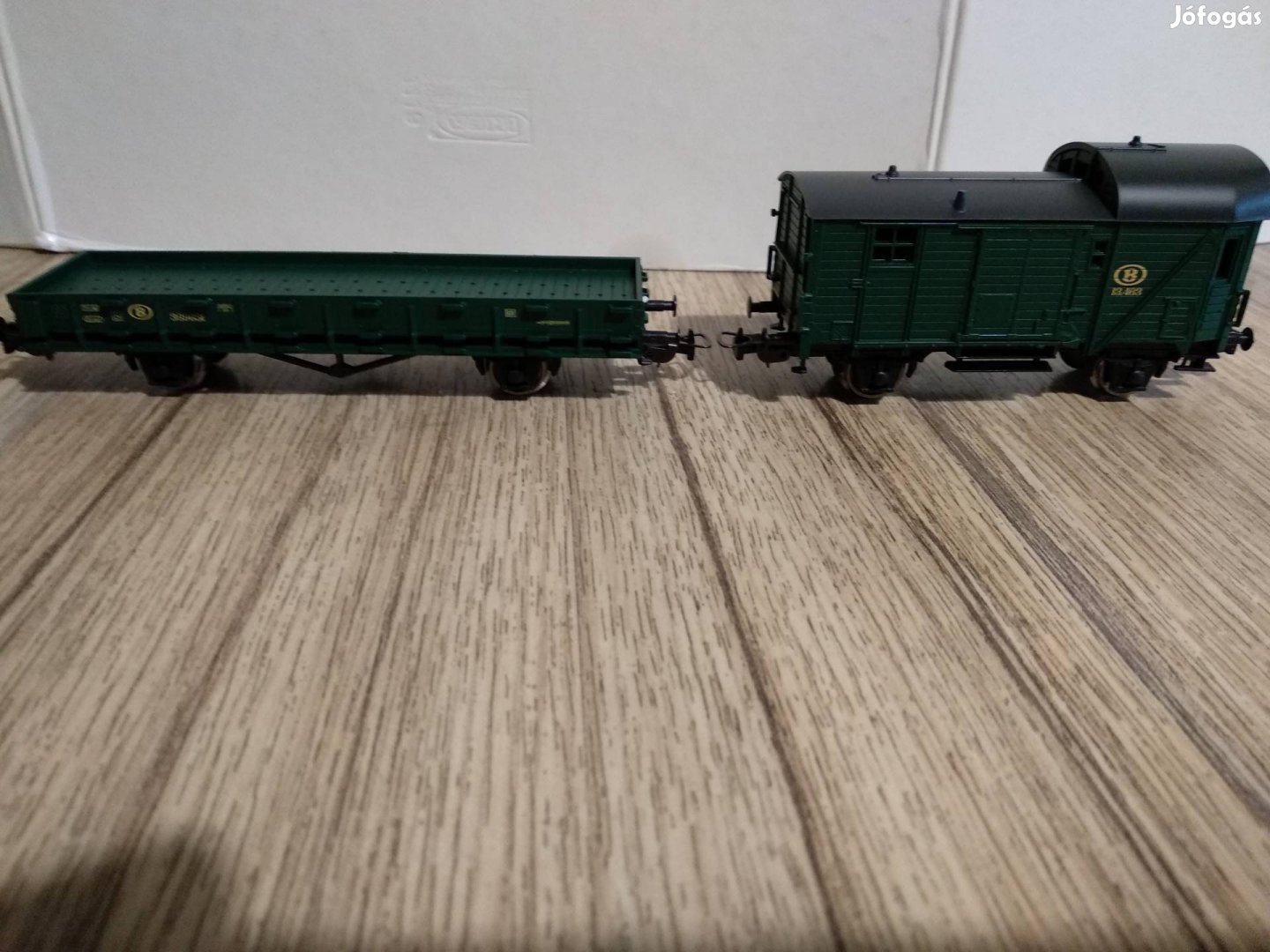 H0 Piko új postakocsi és rakoncás teherkocsi eladó