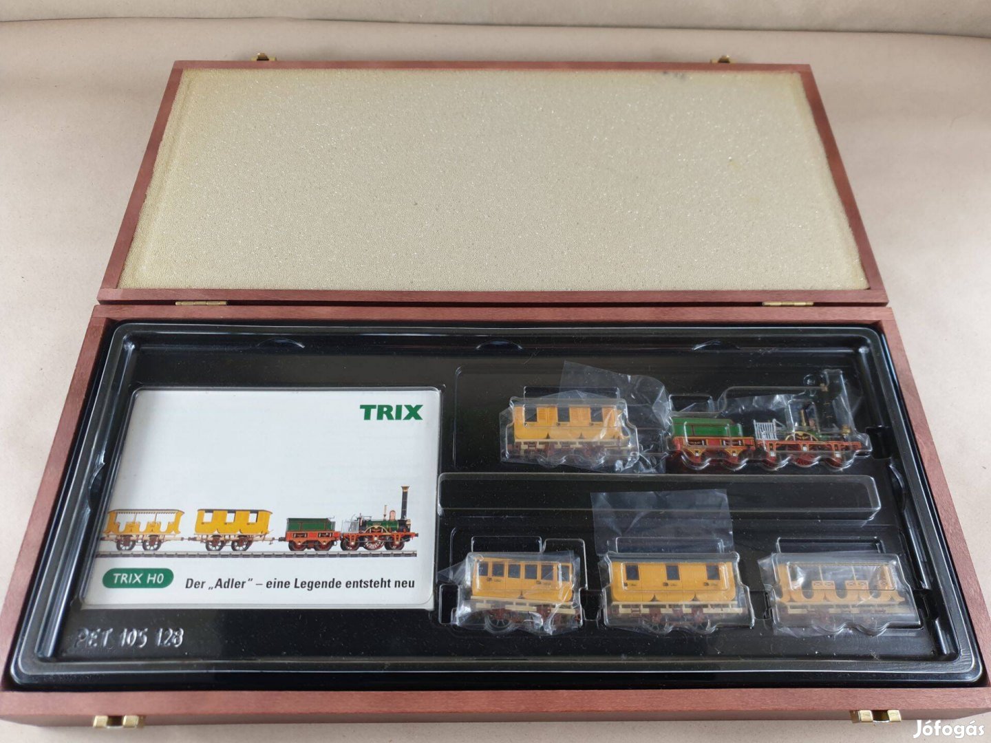 H0 Trix 22050 Készlet - Adler Gőzmozdony - Személyvagonokkal