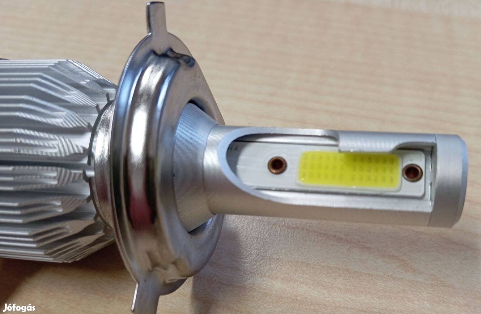 H4-es led izzó. 6000K színhőmérséklet (Fehér) 1 Pár. Új