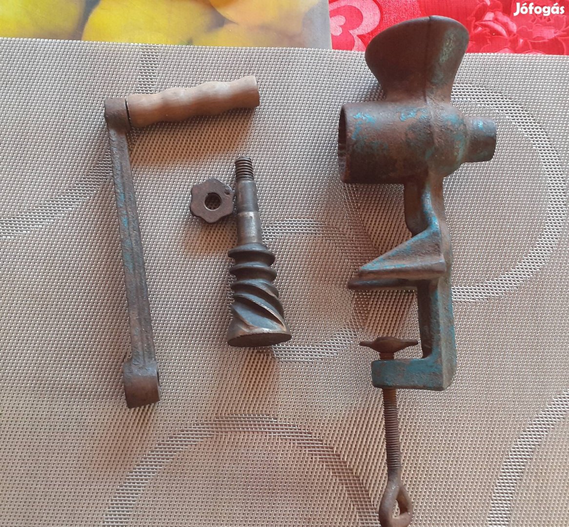 HAFÉM antik mákdaráló