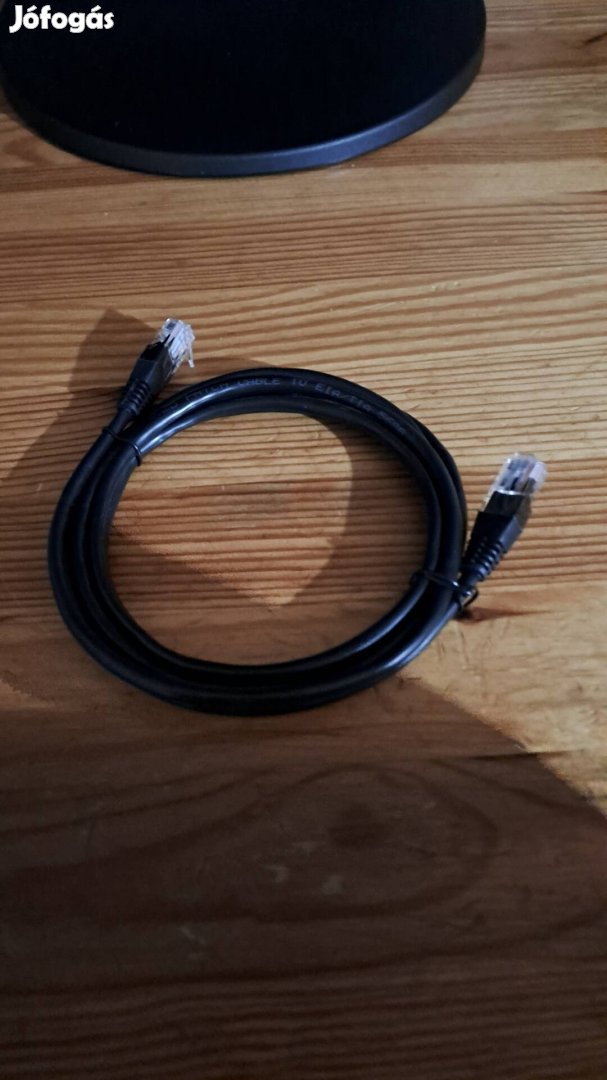 HDMI és lan kábelek