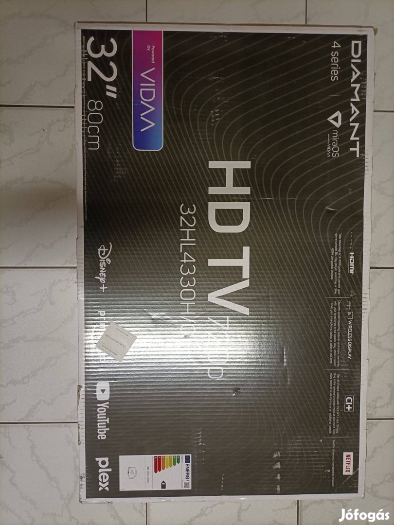 HD tv eladó dobozában