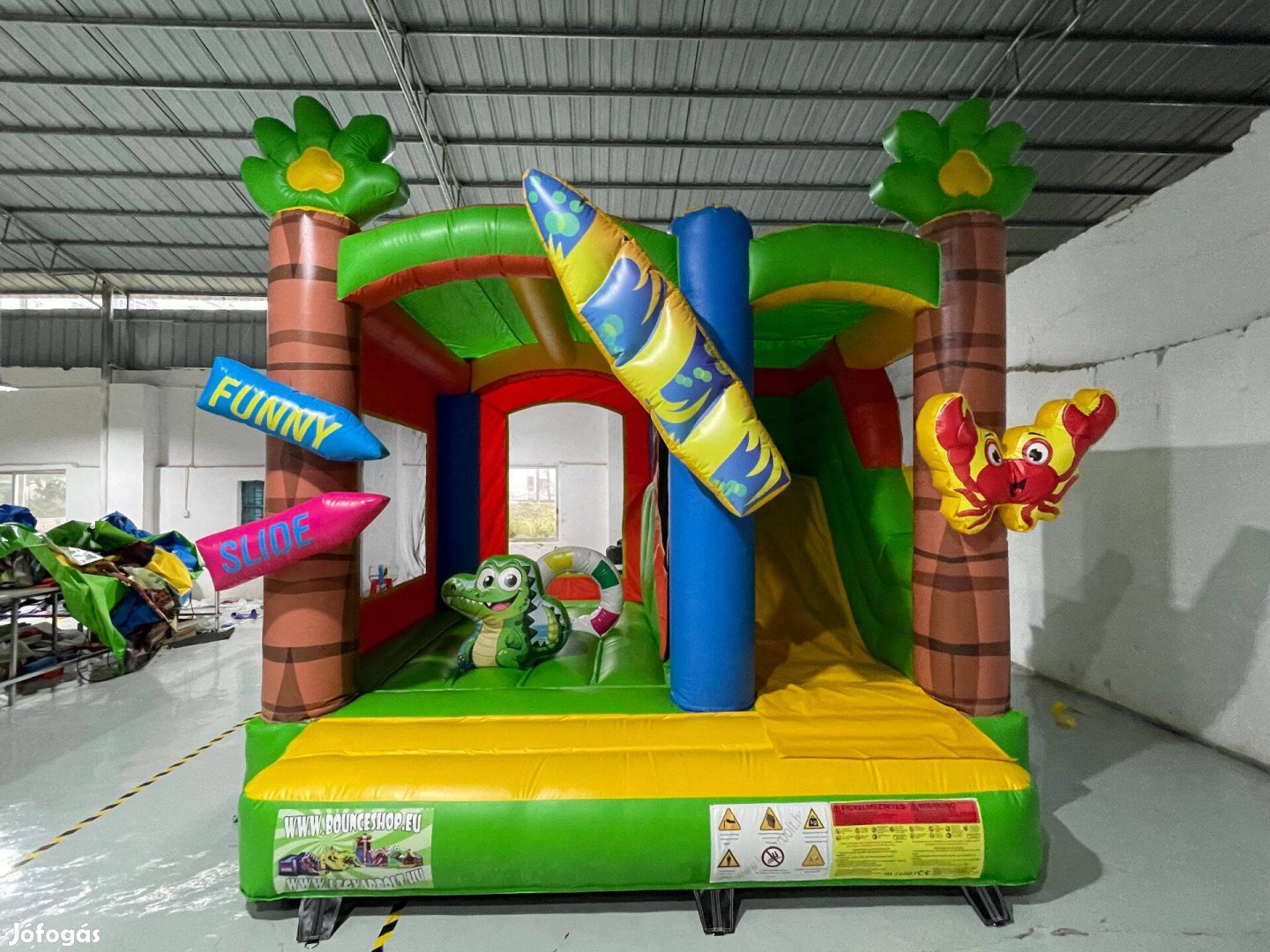 HJ63 Beach krokodilos csúszdás, akadályos légvár ugrálóvár