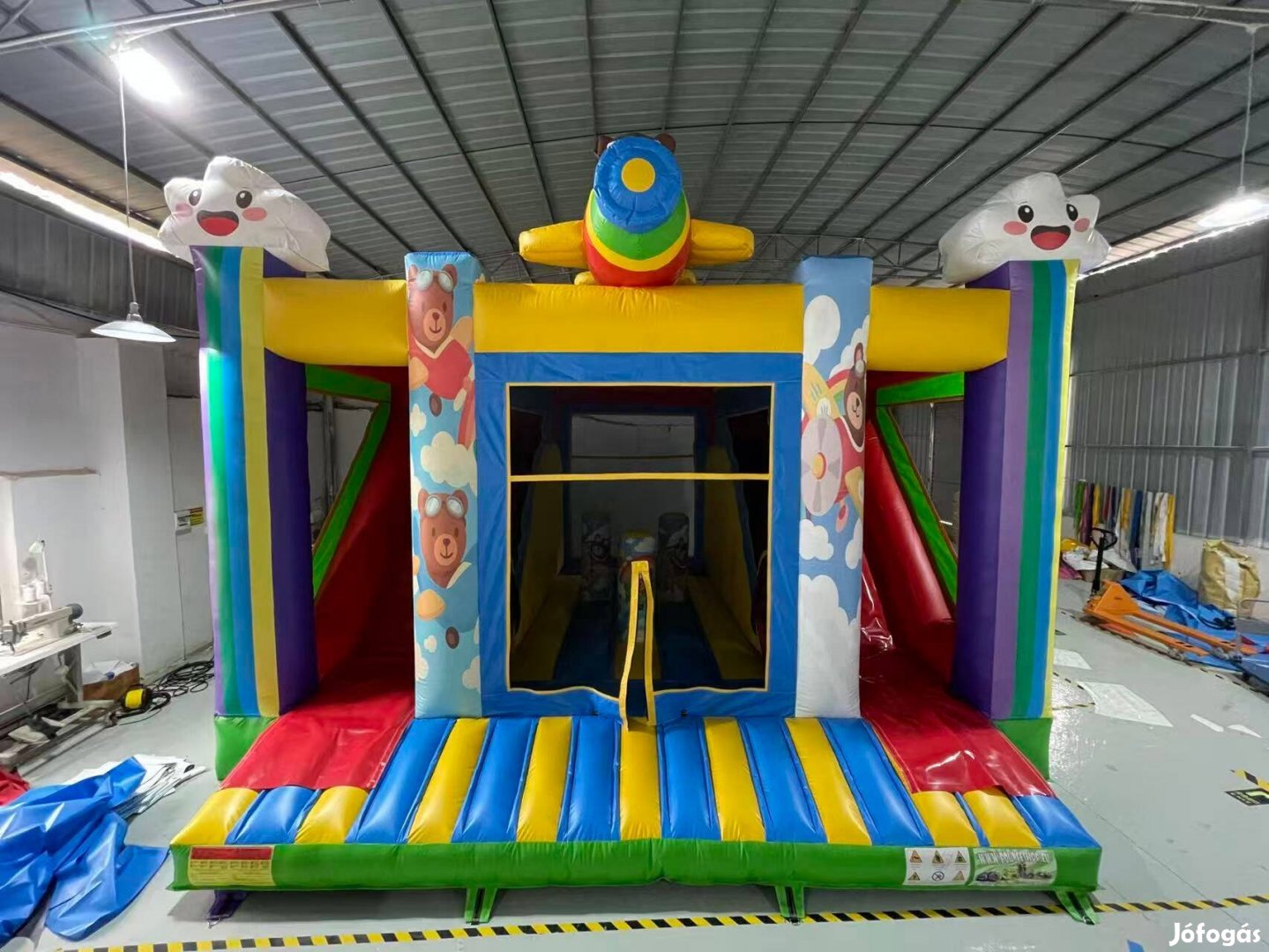 HJ83 Macis duplacsúszdás, akadályos légvár ugrálóvár