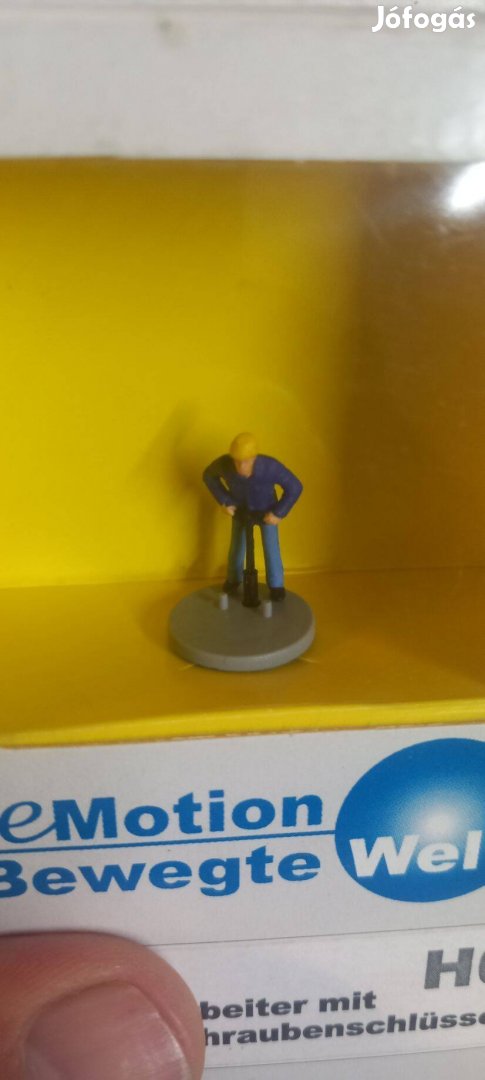 HO Viessmann 5113 mozgo pályamunkás figura