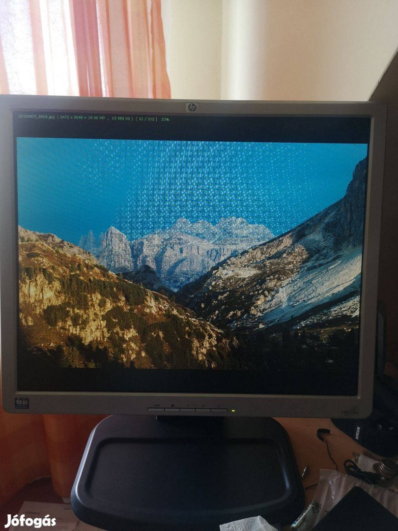 HP1940 monitor