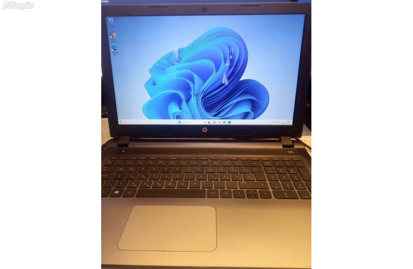 HP 15-ab108nh négymagos AMD laptop