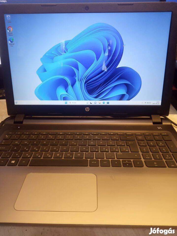 HP 15-ab108nh négymagos AMD laptop