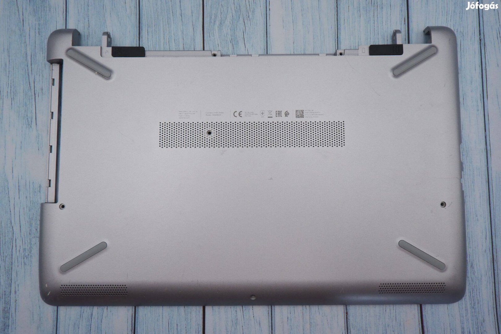 HP 250 G6 laptop alsó ház kis hibával 929894-001 AP204000890