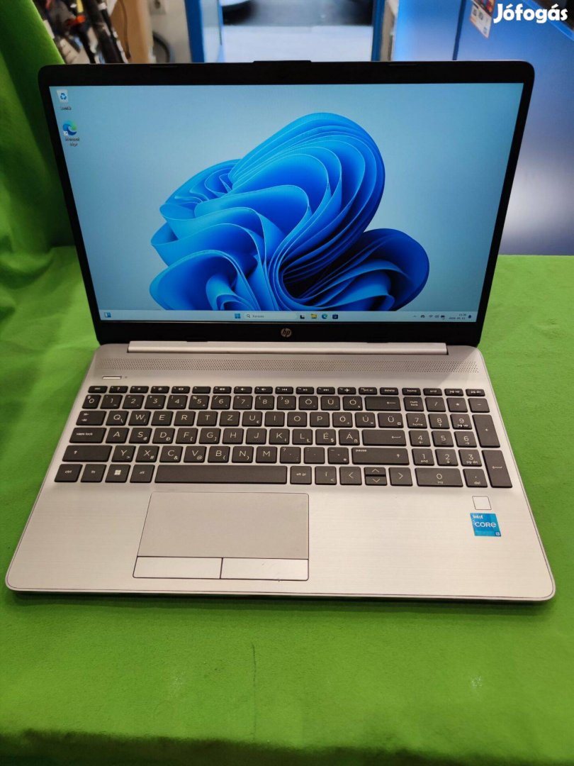 HP 250 G9 i3-1215U/8GB/512GB SSD laptop