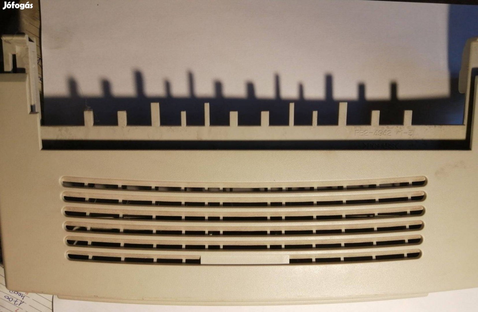 HP 4100 belső hátsó papír tálca