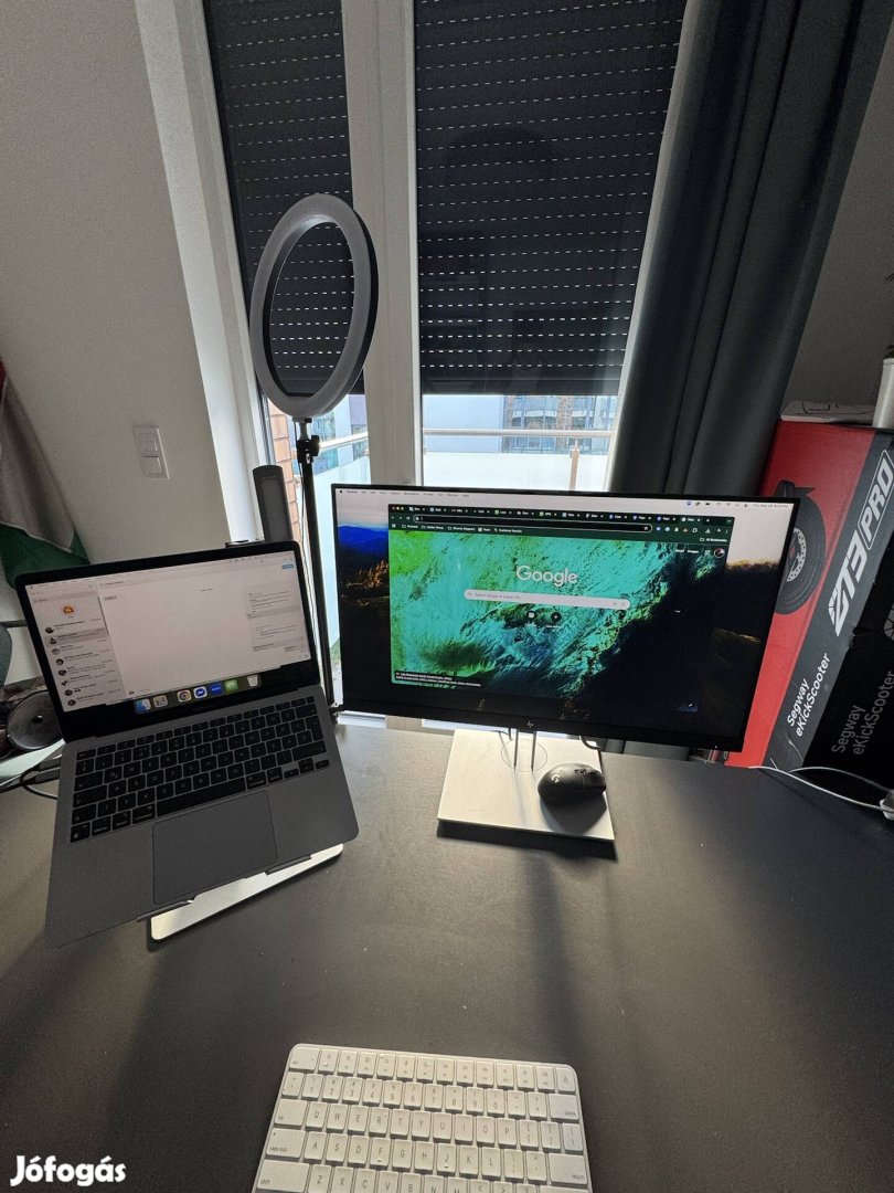 HP E24d G4 monitor