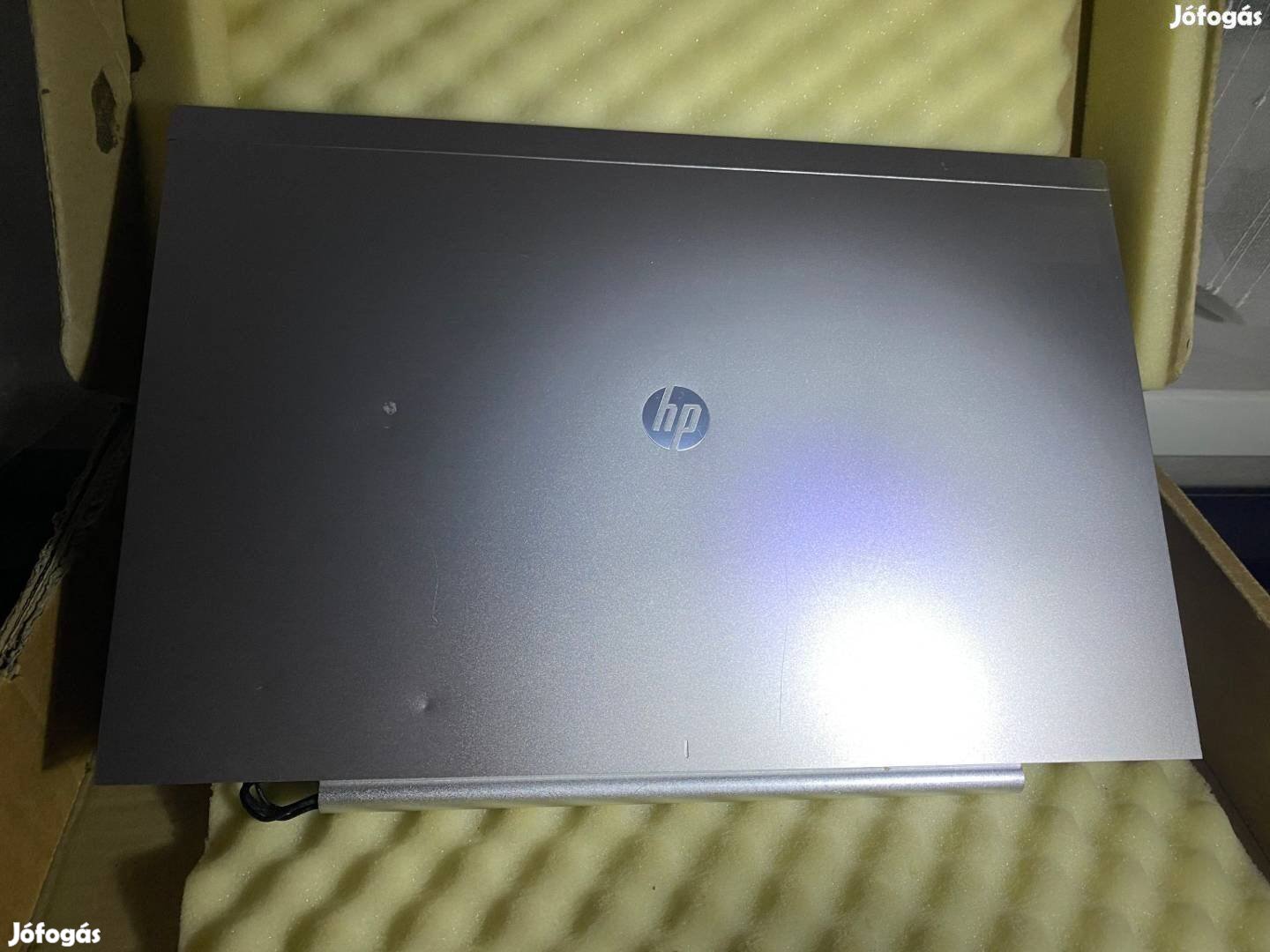 HP Elitebook 8560P fedlap 8560P hátlap 8560P bontás 641201-001