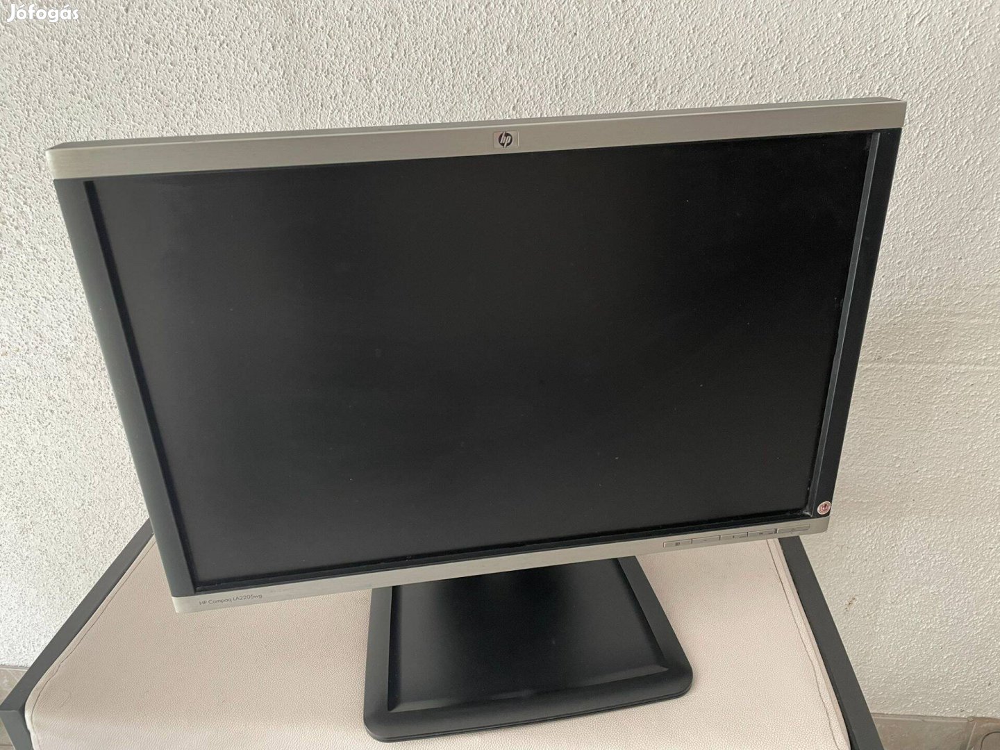 HP LA2205wg monitor