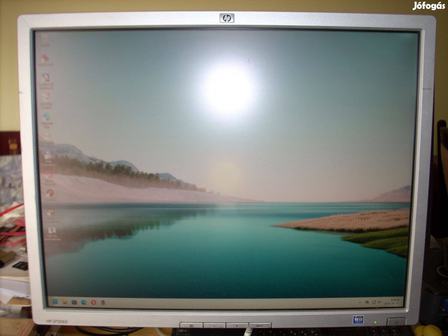 HP LP2065 monitor