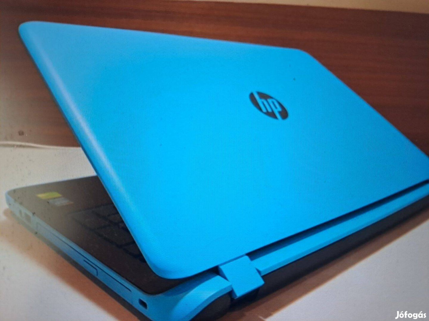 HP Pavilion 15 /AMD A1/8/256ssd/15/HD/amd/HU