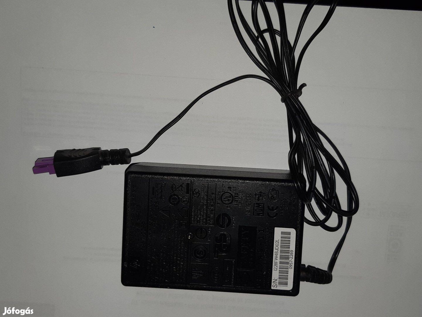 HP adapter lila dugós 32V 625mA