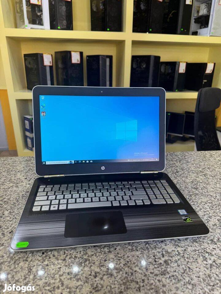 HP laptop / i5 6300HQ/ 8 GB DDR4 / Gtx950M / SSD + HDD