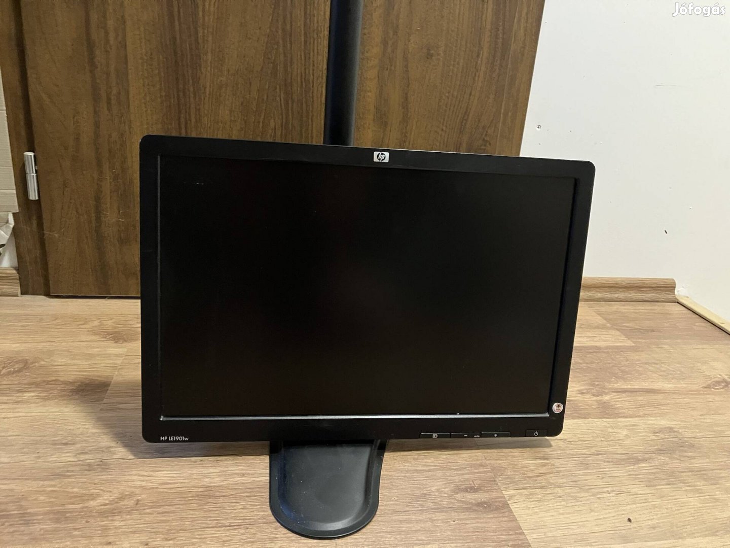 HP monitor állvánnyal