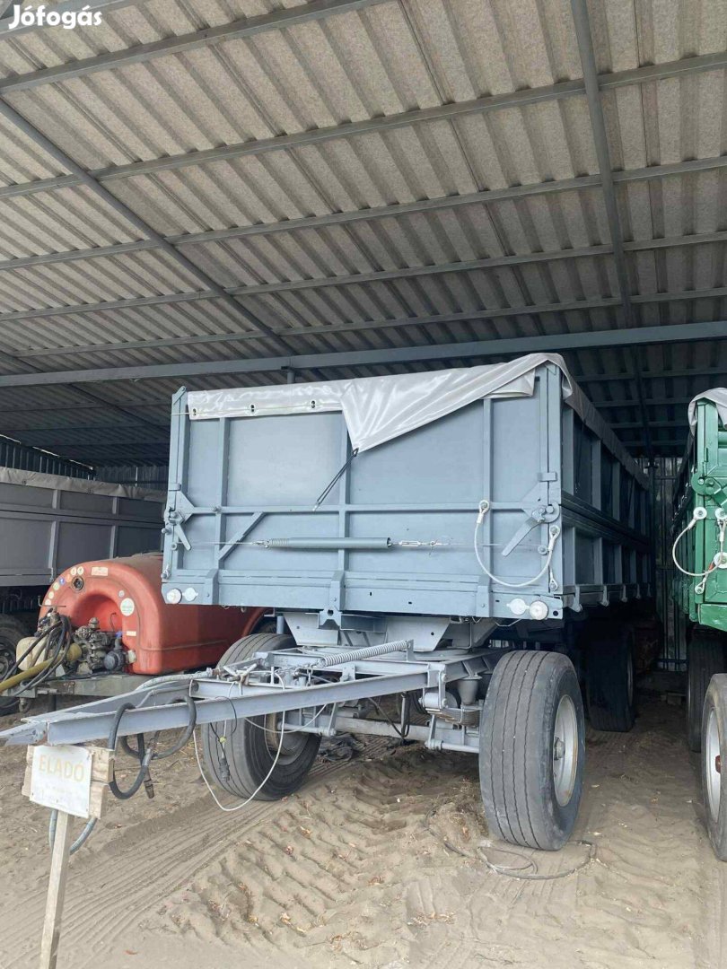 HW8011-es pótkocsi eladó