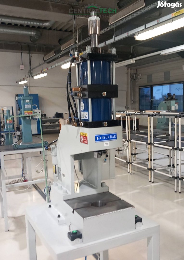 HYUNDAE HP-2000 2t pneumatikus prés présgép újszerű állapotban eladó