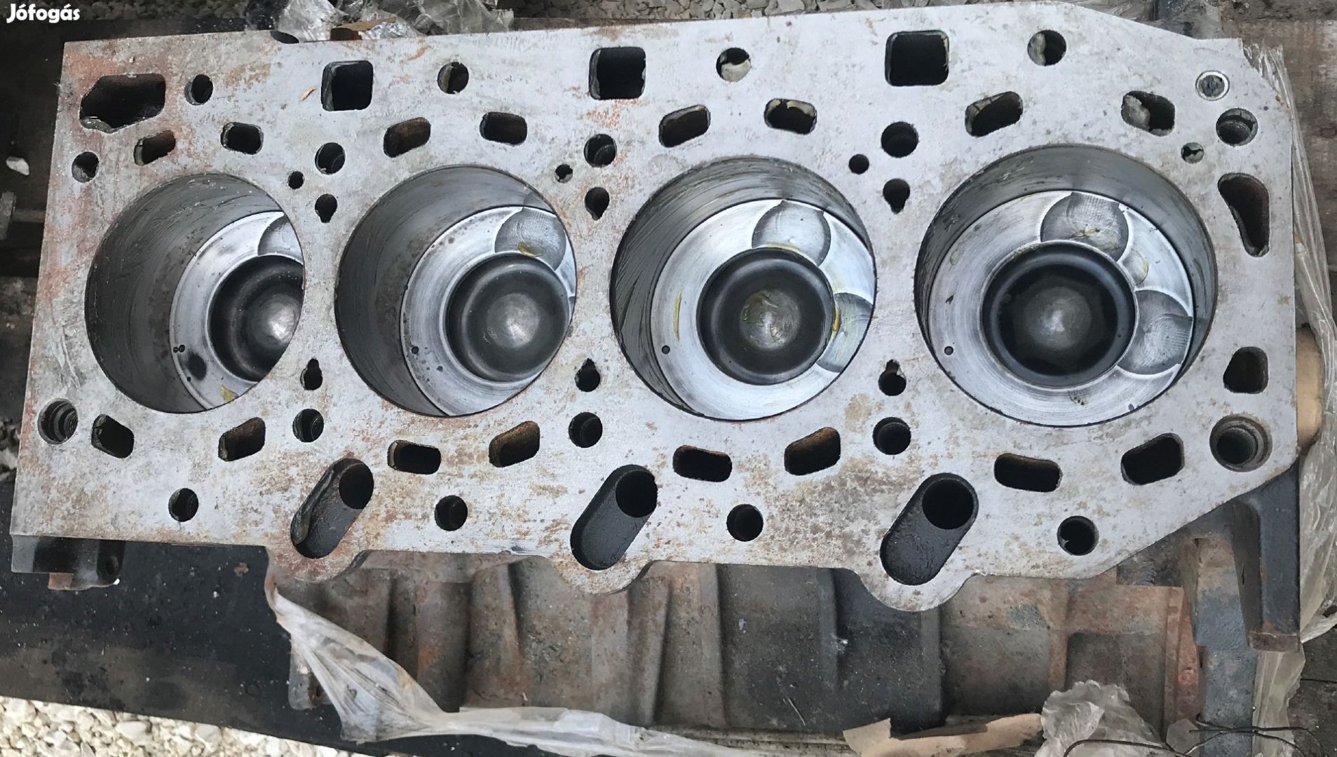 HYUNDAI H-1, KIA SORENTO 140LE FŰZÖTT BLOKK eladó