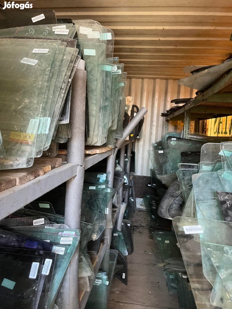 HYUNDAI I30 LEJÁRÓ ÜVEG eladó