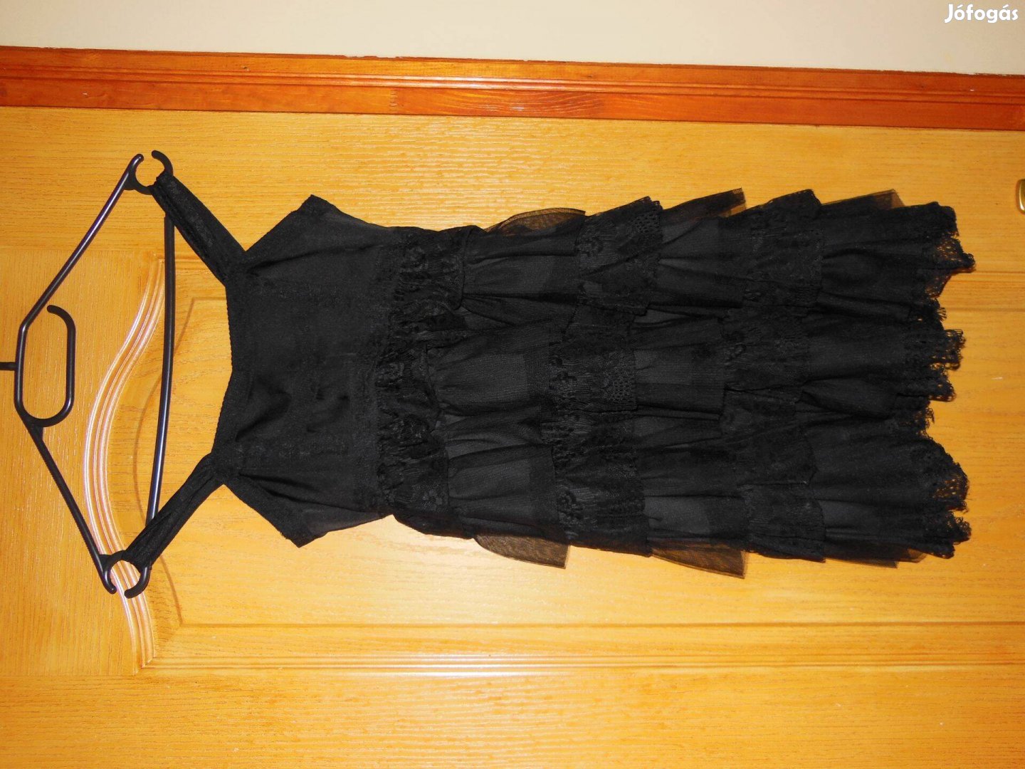 H&M fodros, fekete, alkalmi lányka ruha. 140