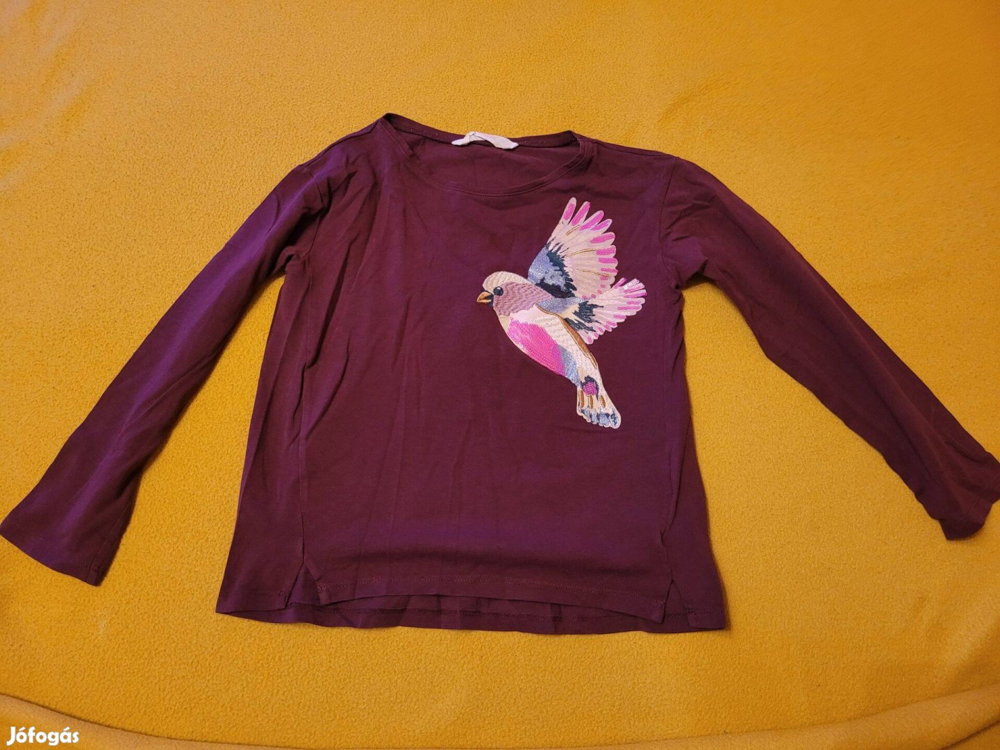 H&M lány póló, szép madár mintával 122/128-as méretben eladó!