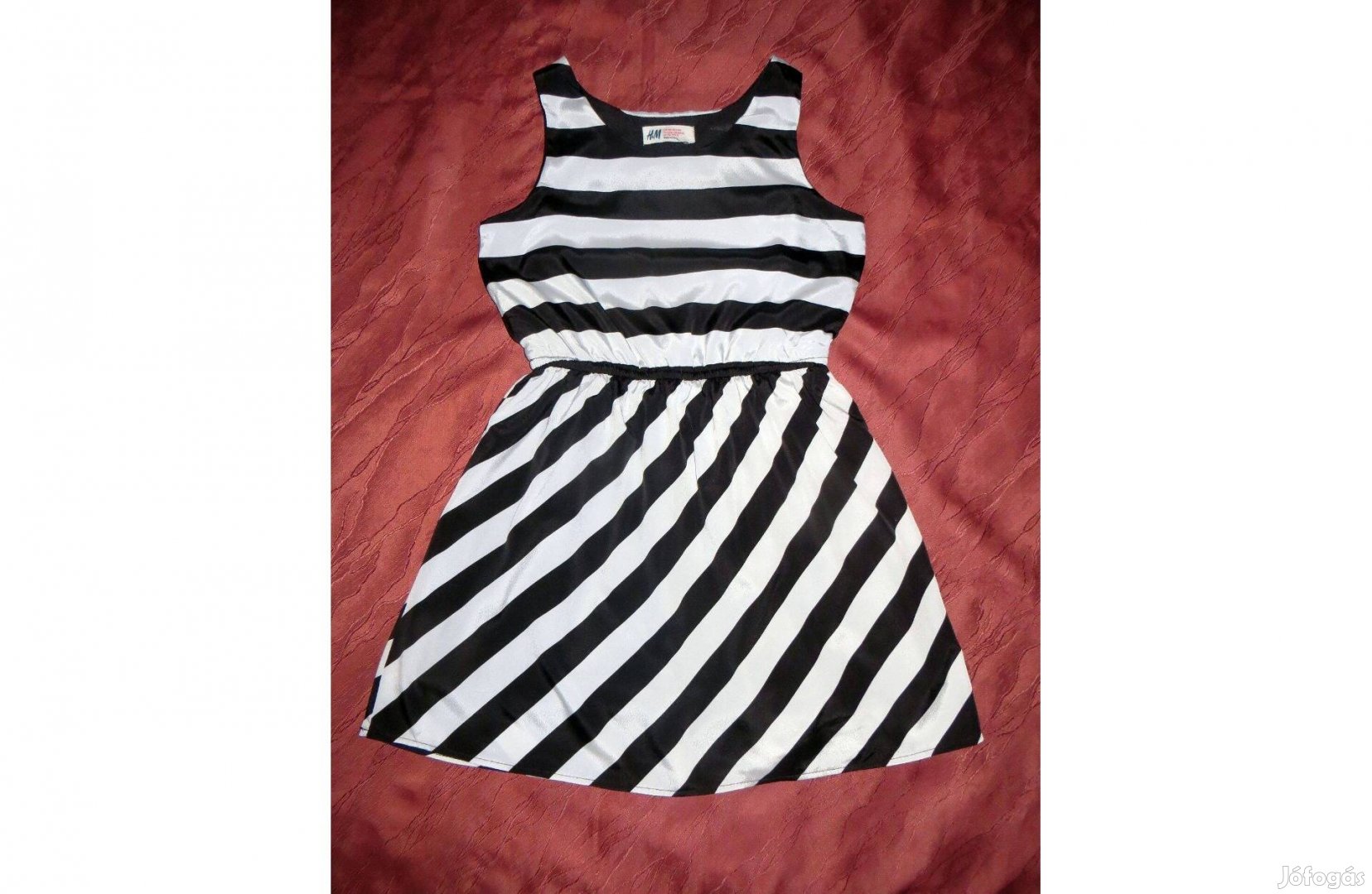 H&M ruha fekete fehér csíkos ruha 9 - 10 év 140 cm h:71 cm mb: 75 cm