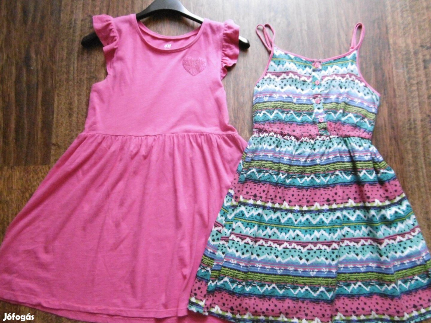 H&M szívecskés ciklámen kislány ruha és színes 6-7 évesre