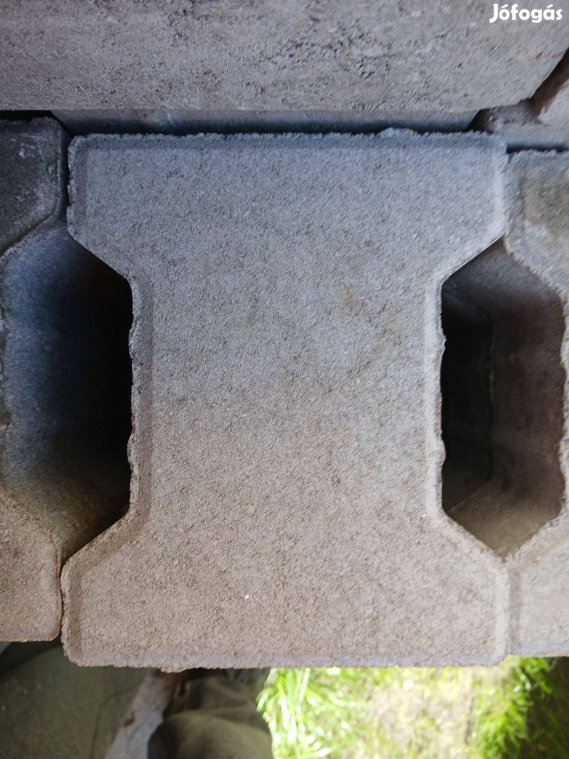 H-Térkő (Kutyacsont) 8-cm vastag