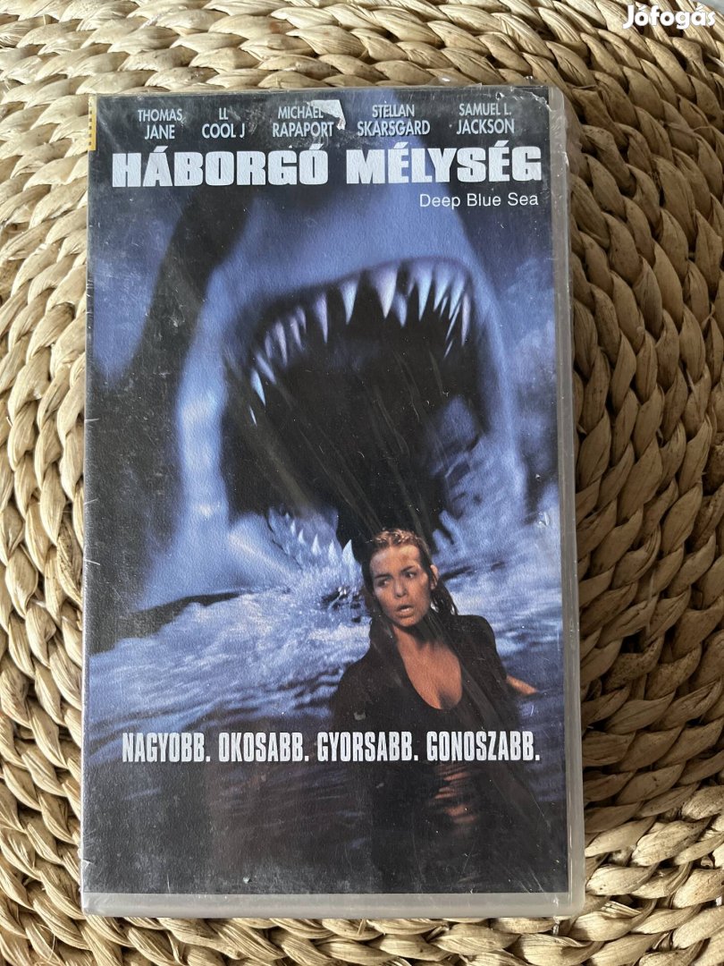 Háborgó mélység vhs új