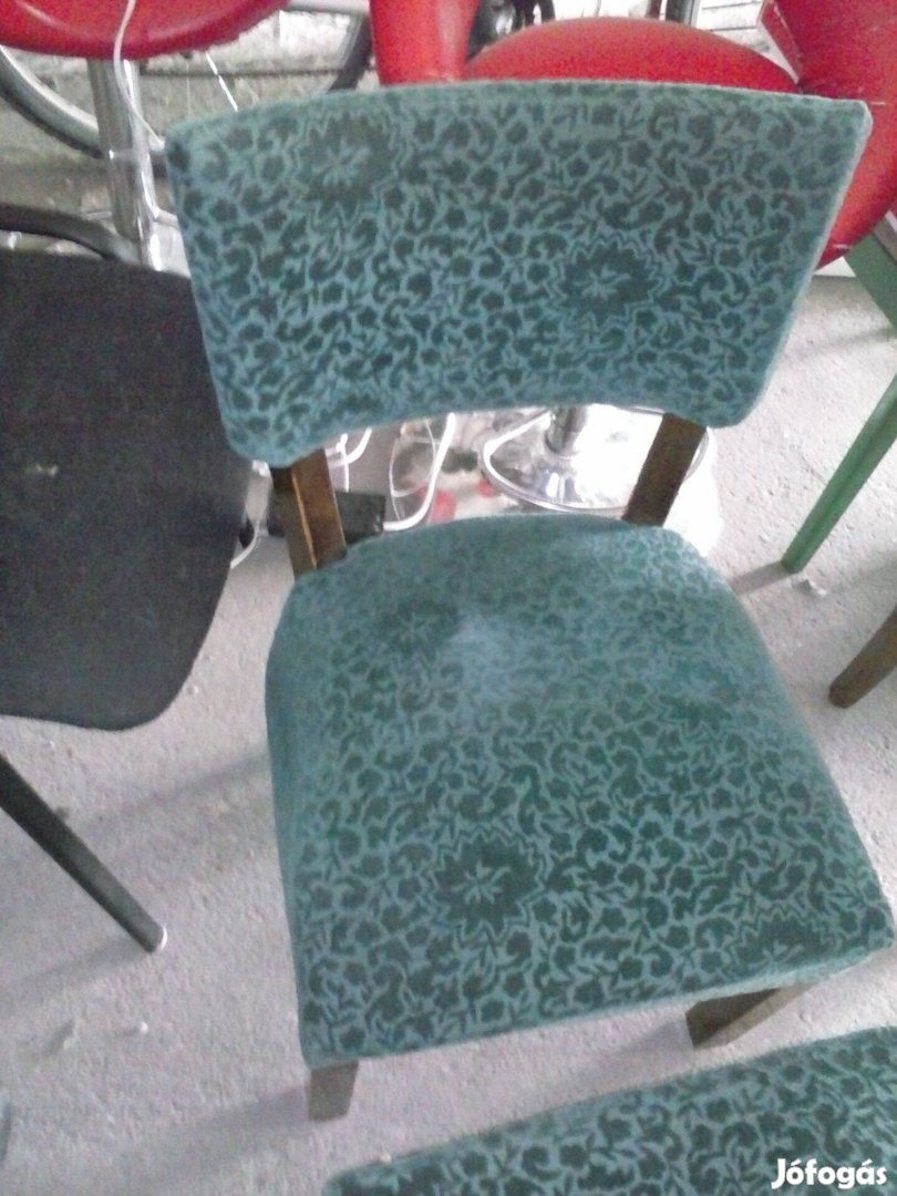 Hagyatékból 2db rugós Kárpitozott szék eladó óbudán irányára 30000ft