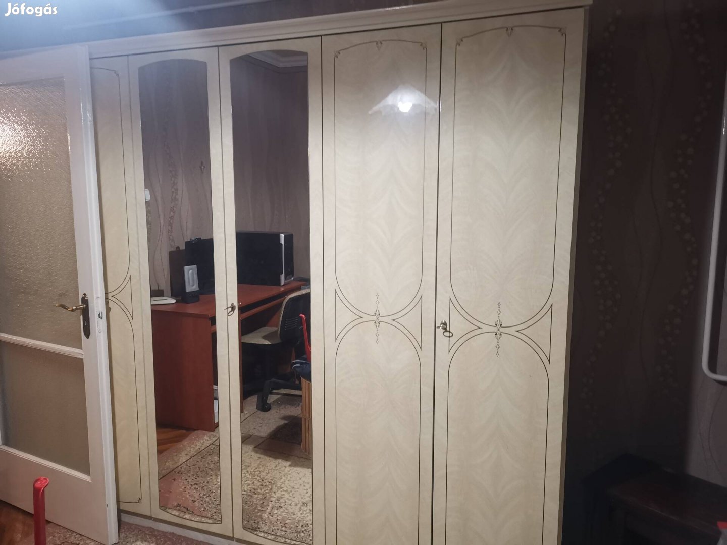Hagyatékból bútorok eladók! 