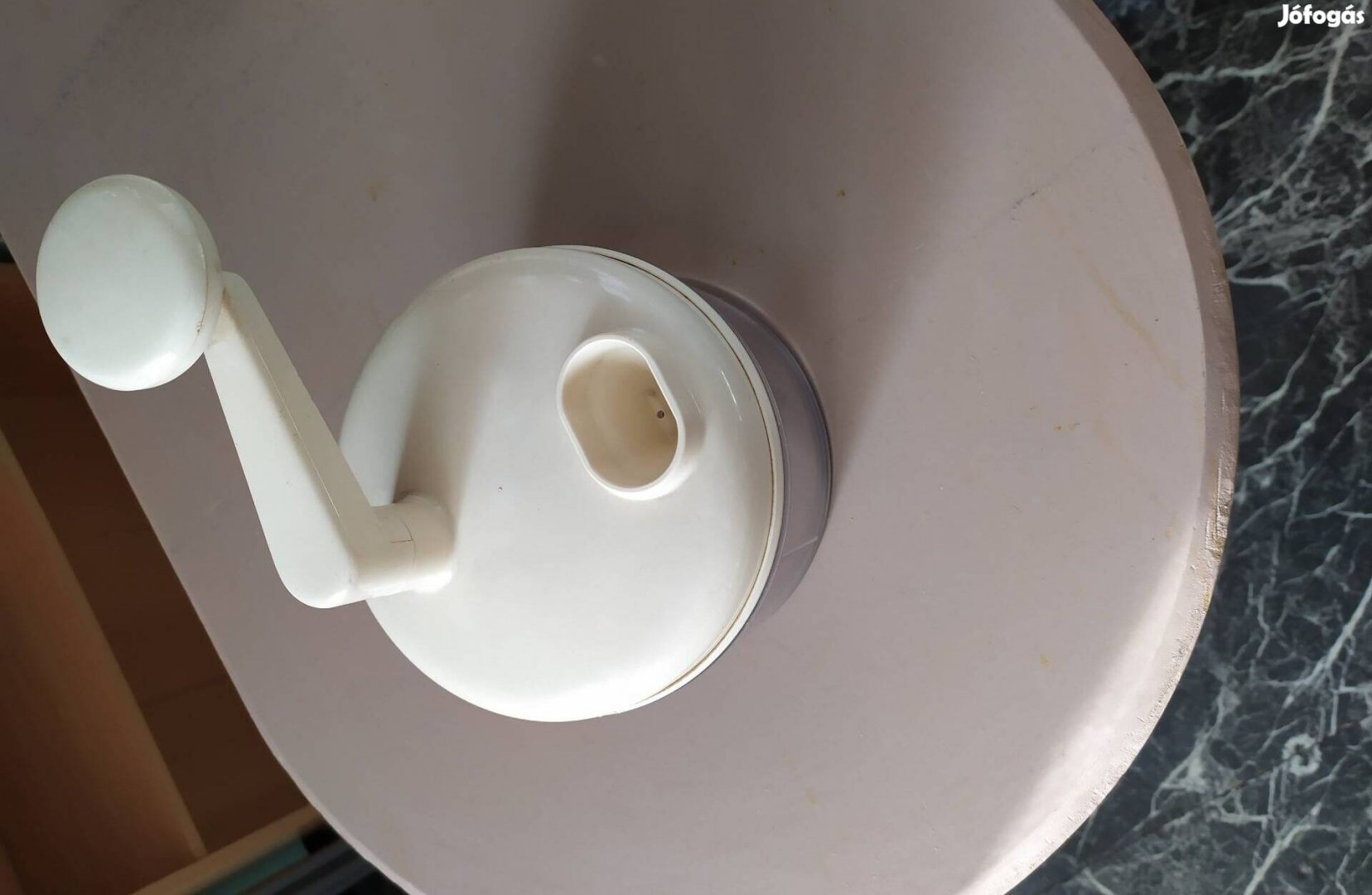 Hagyma, saláta aprító