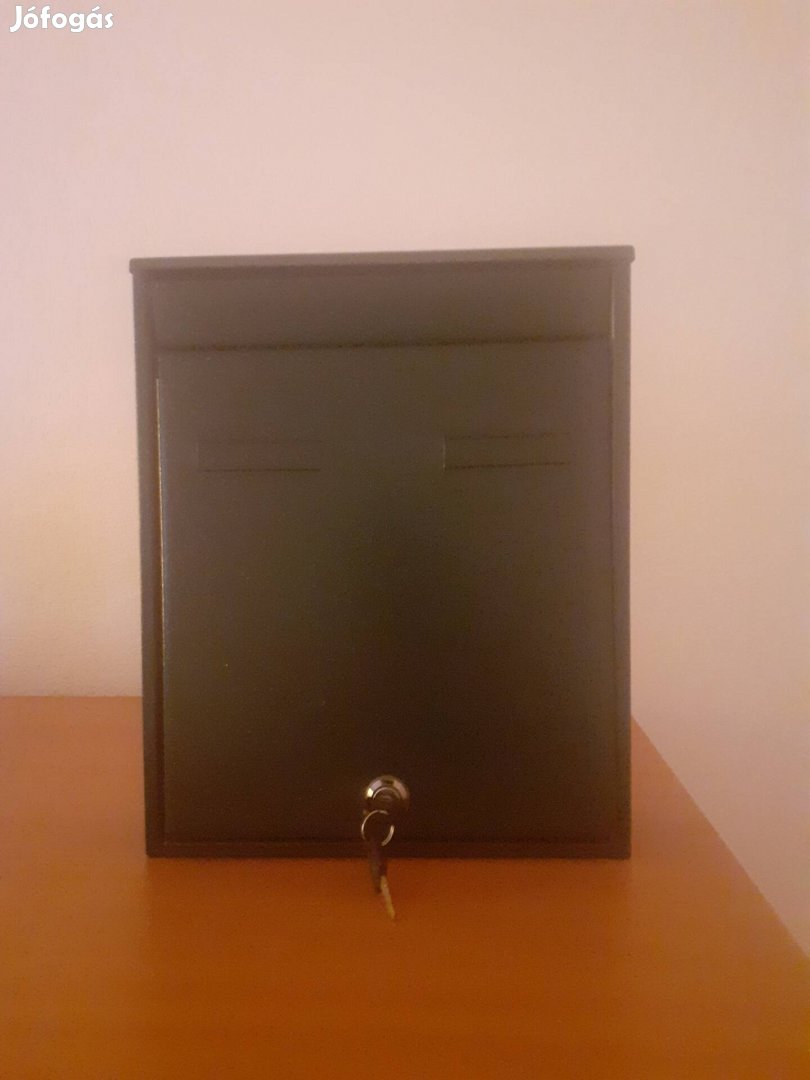 Hagyományos fém postaláda,új állapotú