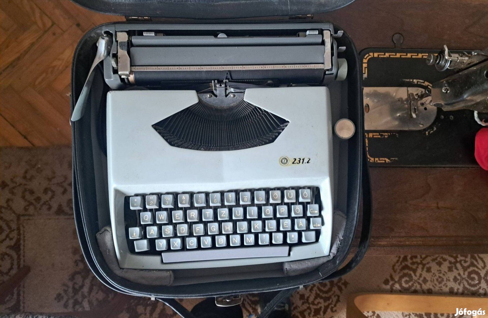 Hagyományos írógép (Consul mode 231.2)