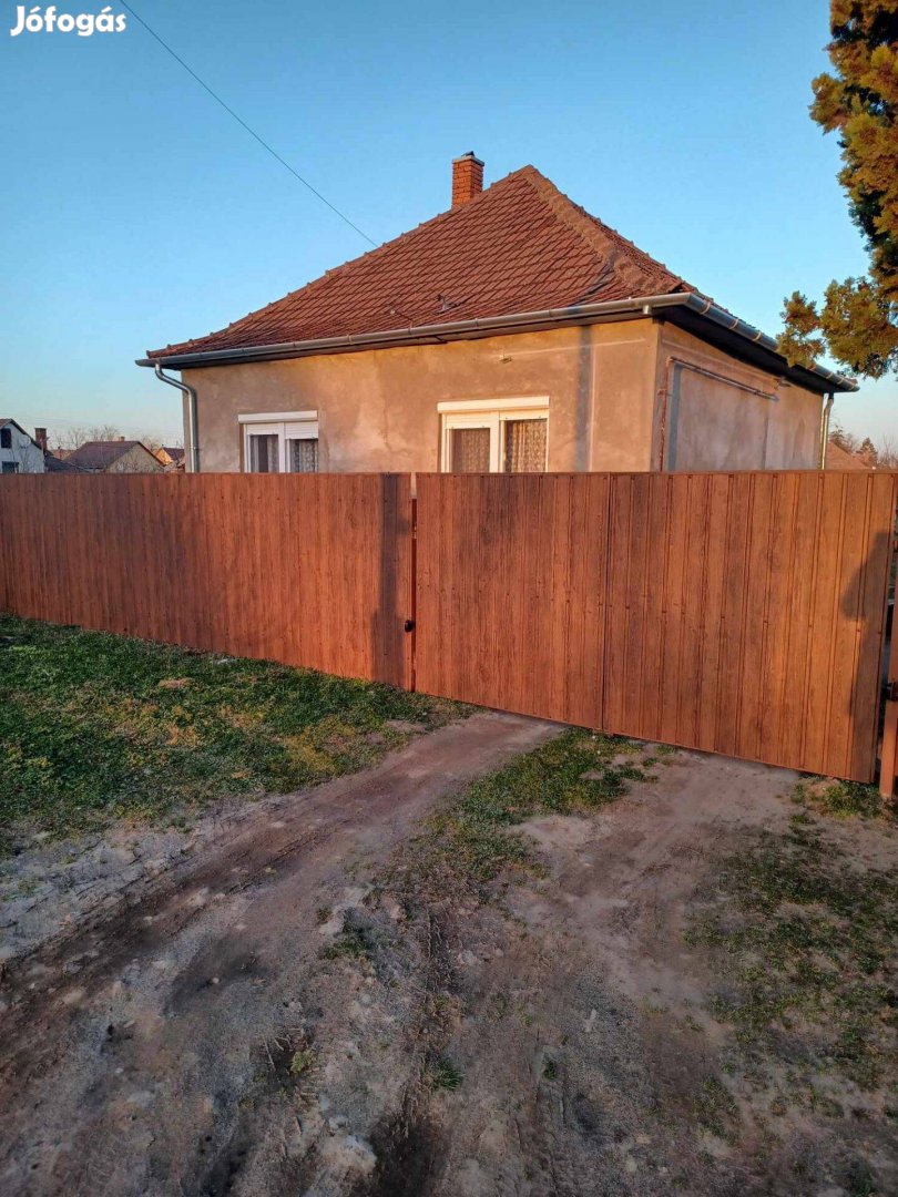 Hajdúbagoson eladó családi ház
