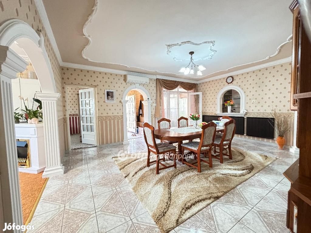 Hajdúböszörményi 144 nm-es ház eladó